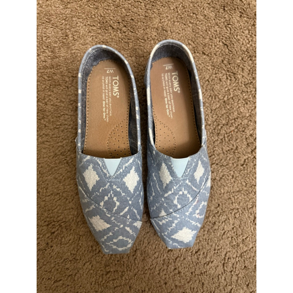 Women's TOMS Blue White Ikat Pattern Espadrille Slip-On Shoes US 7